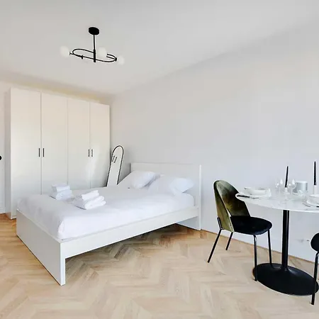 Elegant With Balcony - 2p - Trocadero Passy Apartment